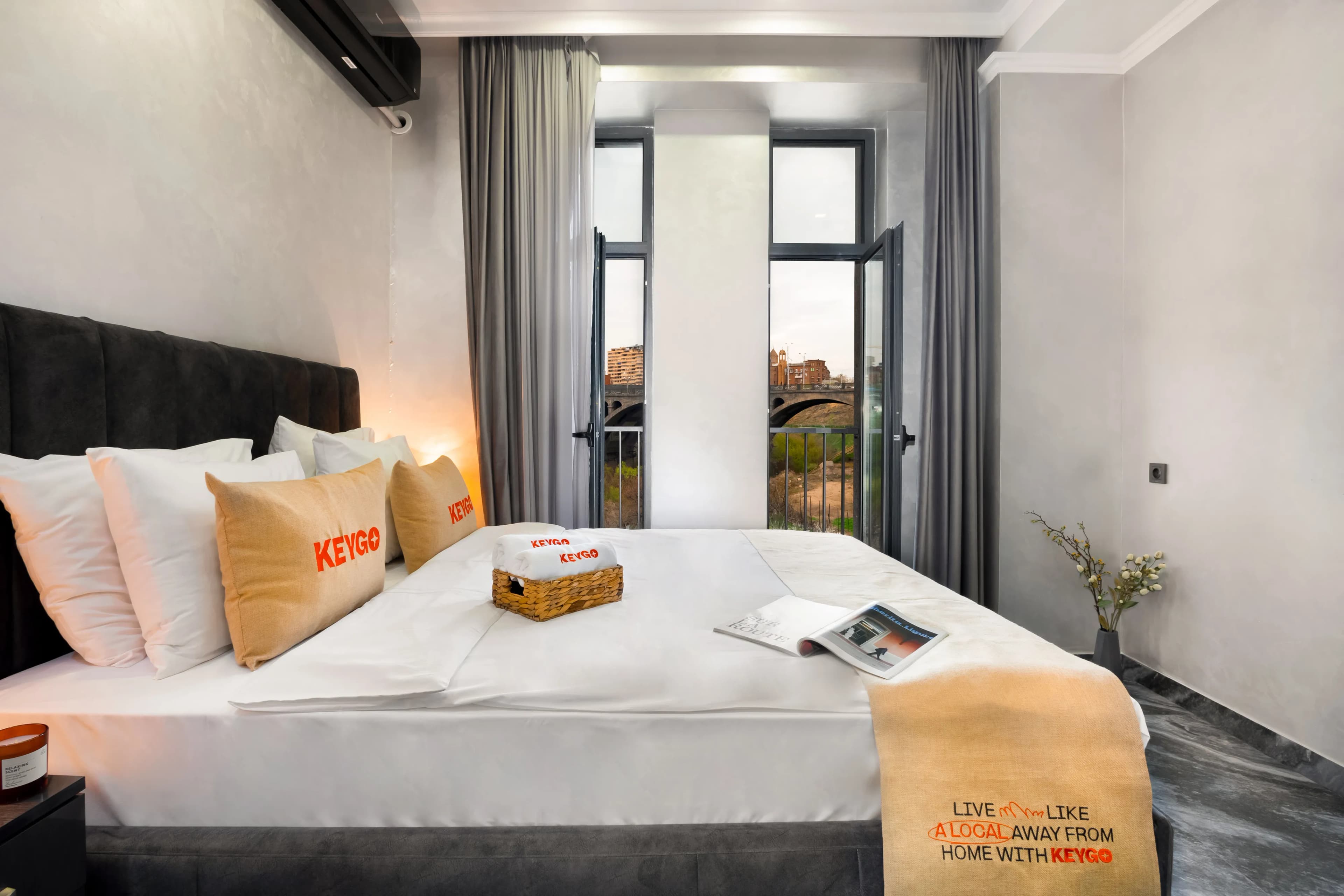 Apartment KeyGo #0018 next to St. Sarkis Church photo 7