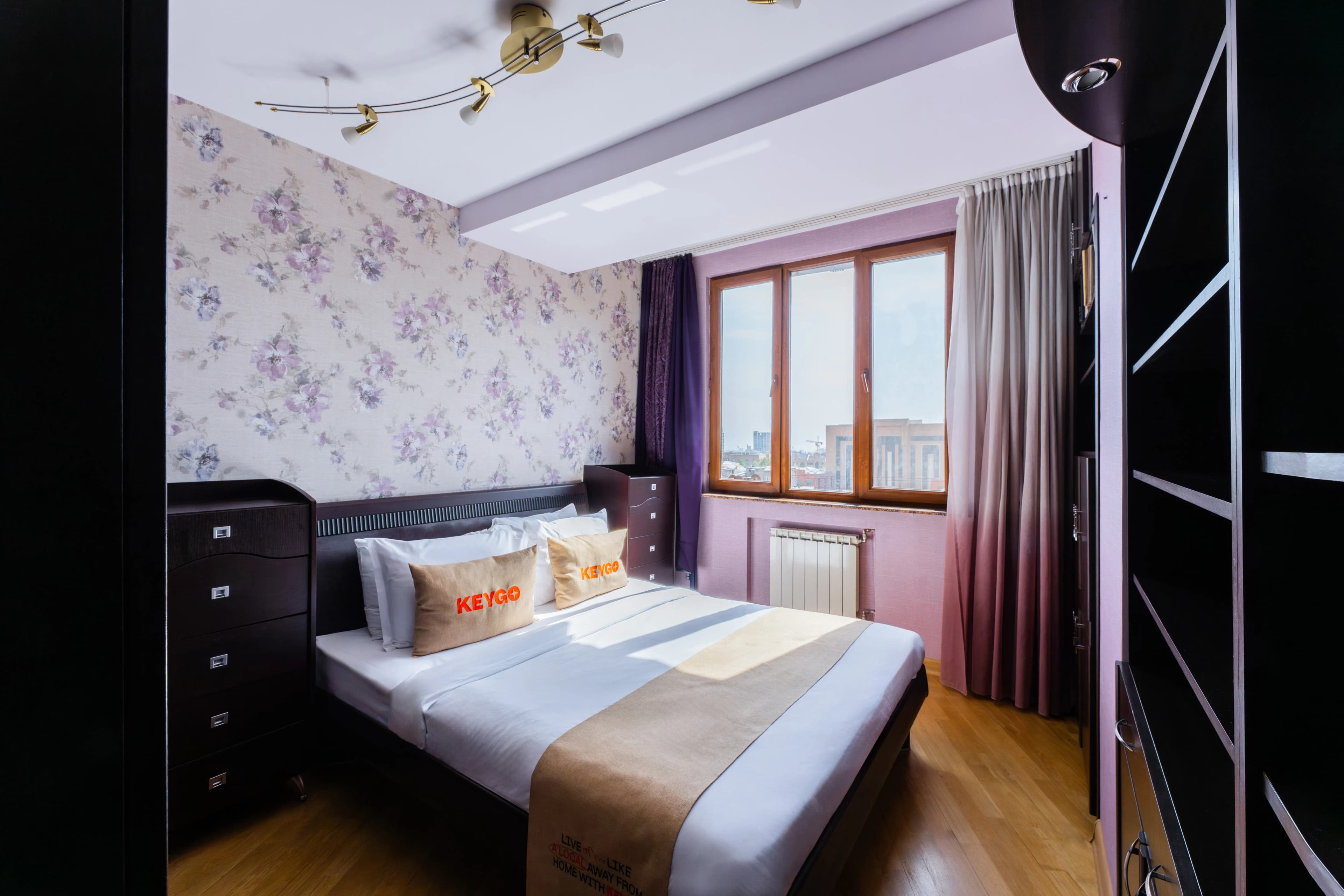 Apartment KeyGo #0055 is located next to Republic Square photo 3