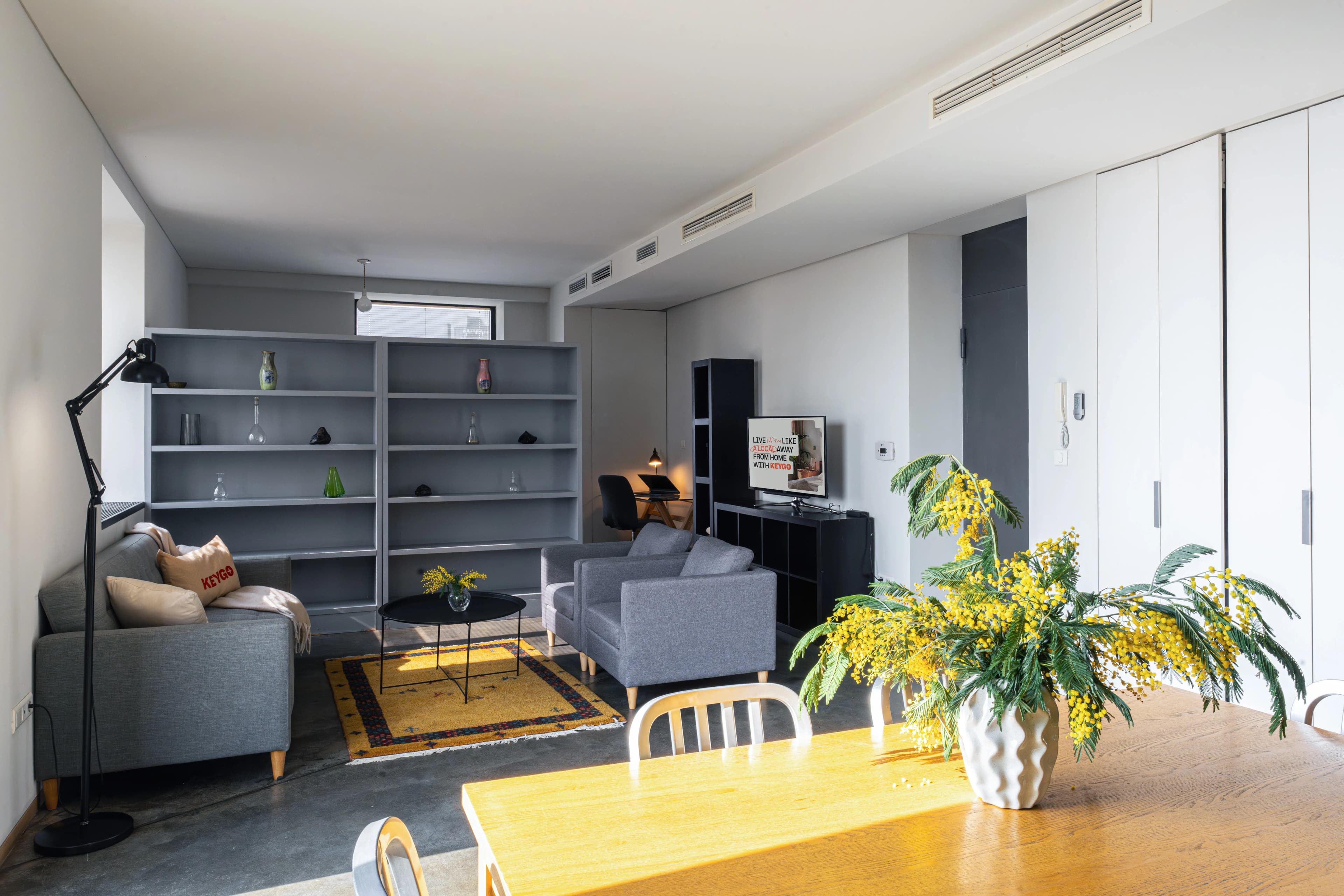 Apartment KeyGo #0119 with Cascade View photo 8
