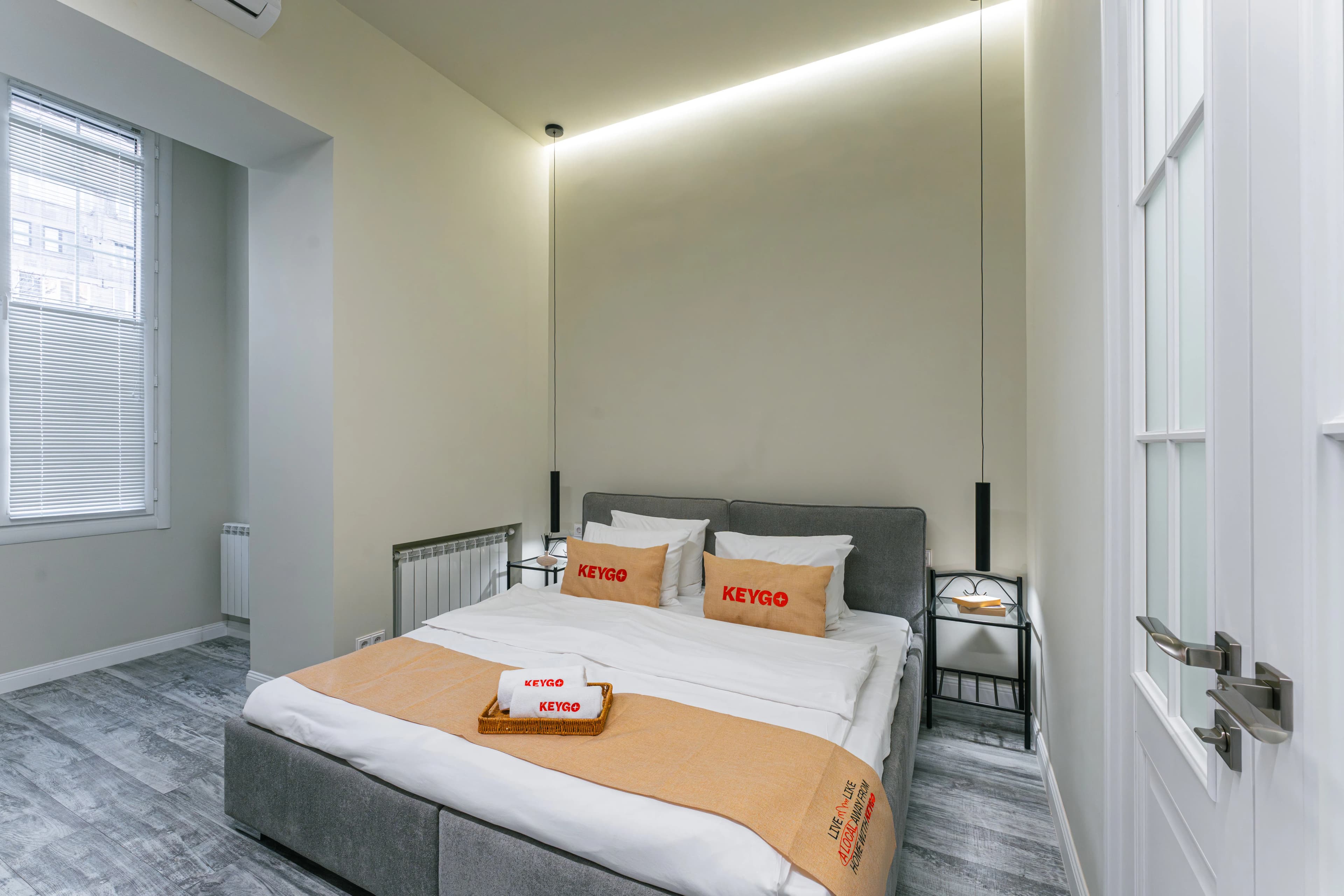 Apartment KeyGo #0118 near Republic Square photo 4