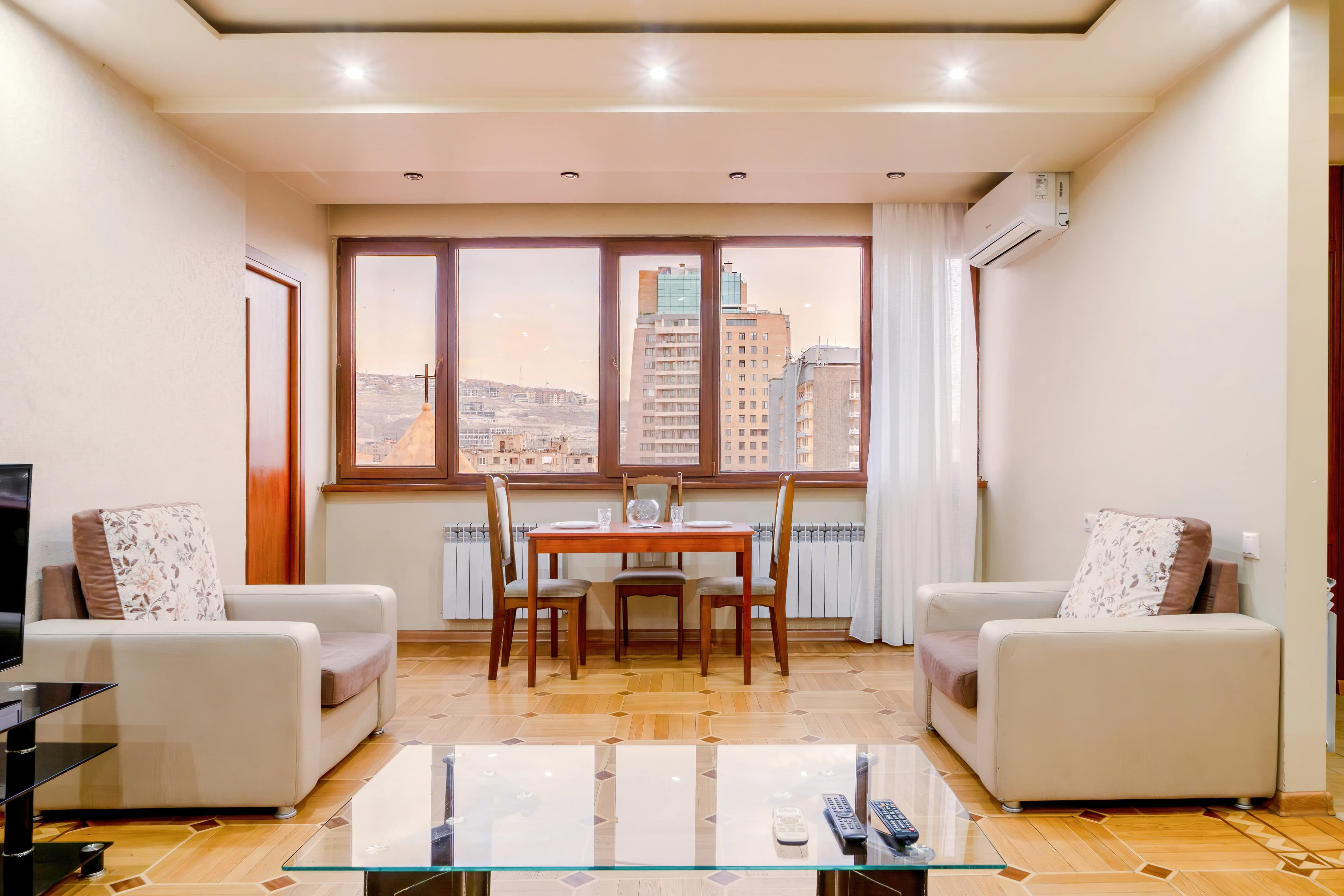 2BR/Near Opera/Overlooking Yerevan/Selfenter photo 9