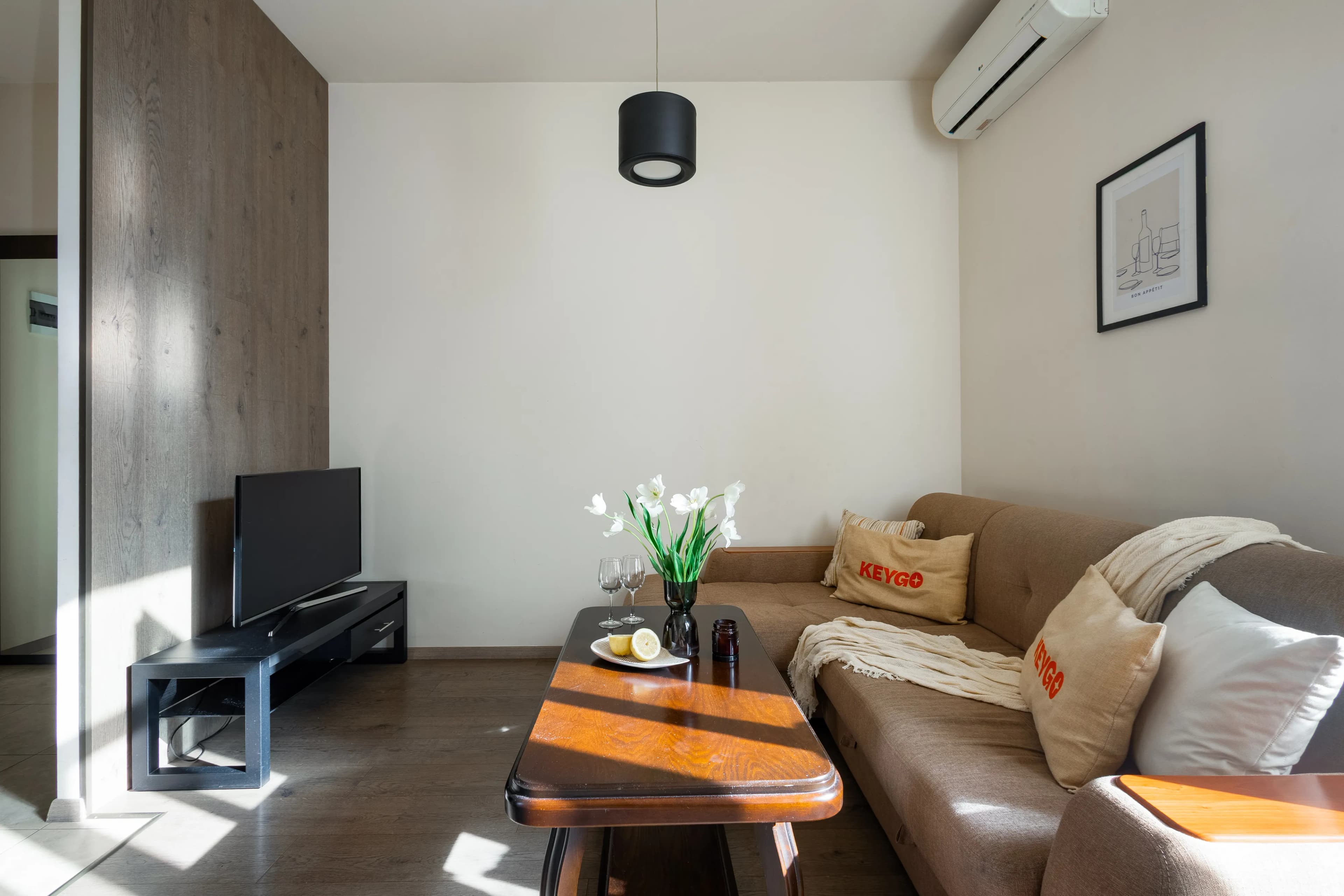 Apartment KeyGo #0043 offers comfort and coziness in the city photo 11