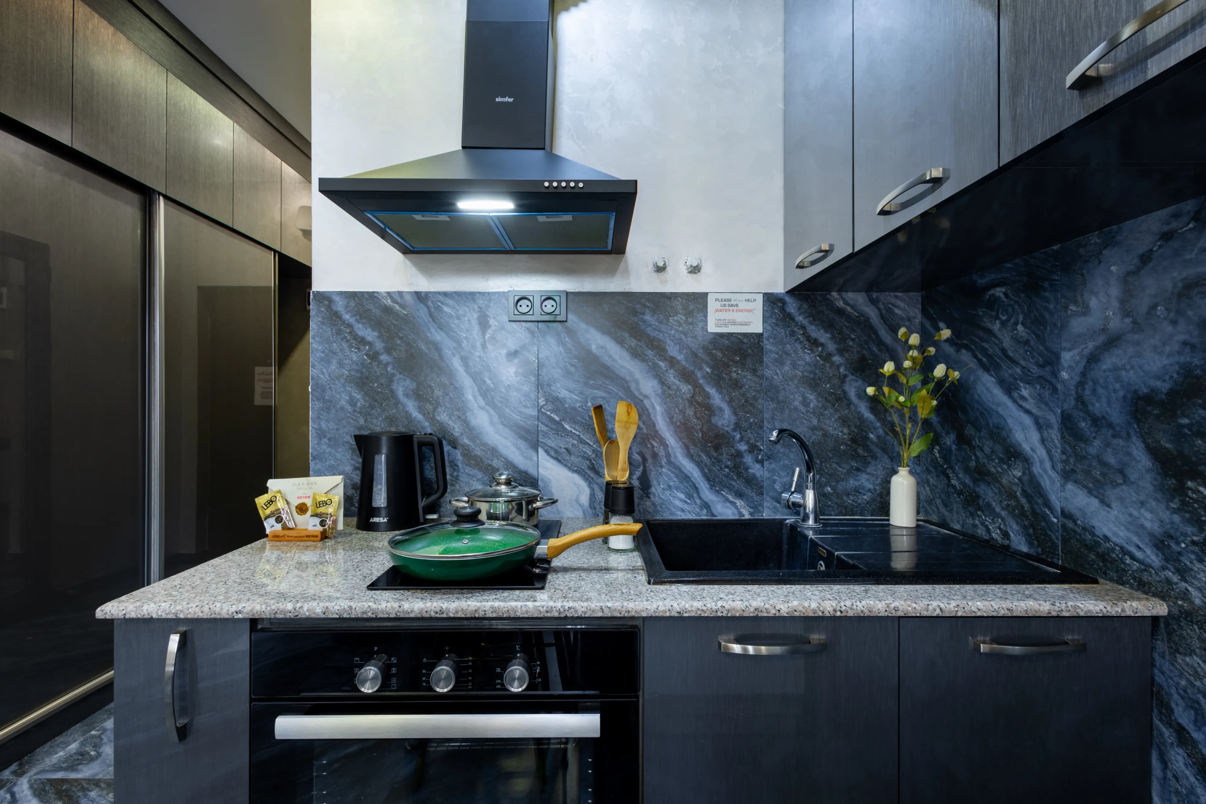 Apartment KeyGo #0018 next to St. Sarkis Church photo 8