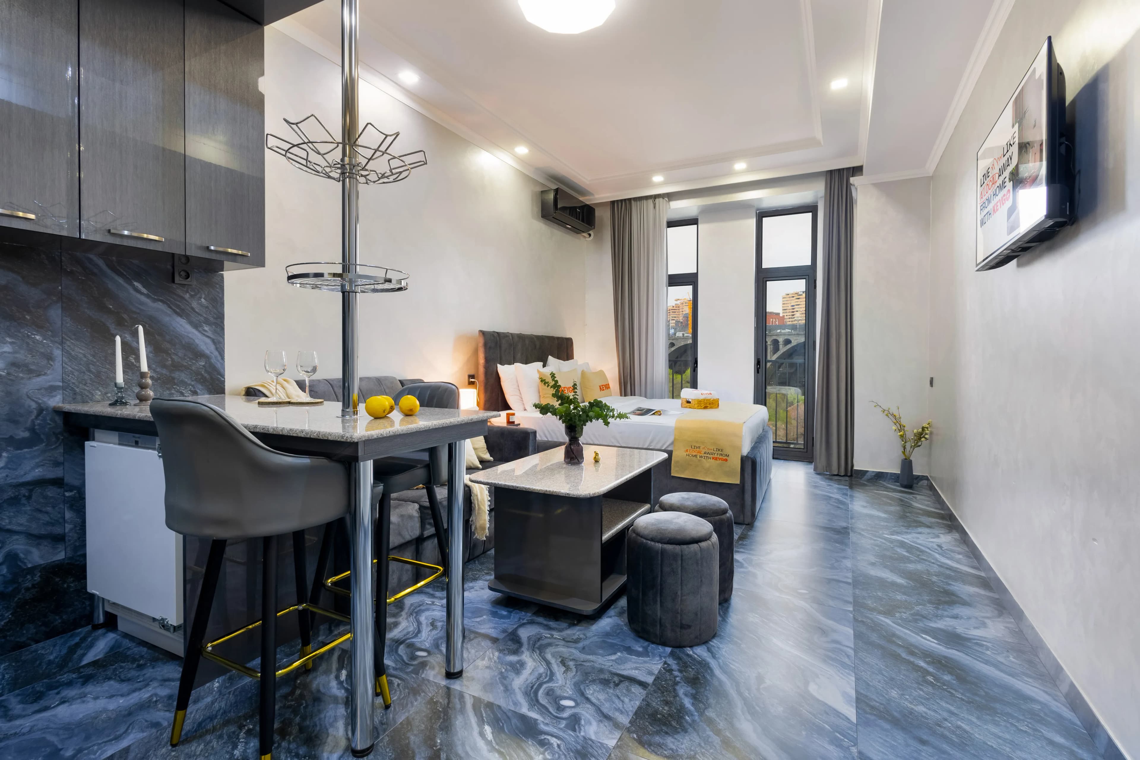 Apartment KeyGo #0018 next to St. Sarkis Church photo 9