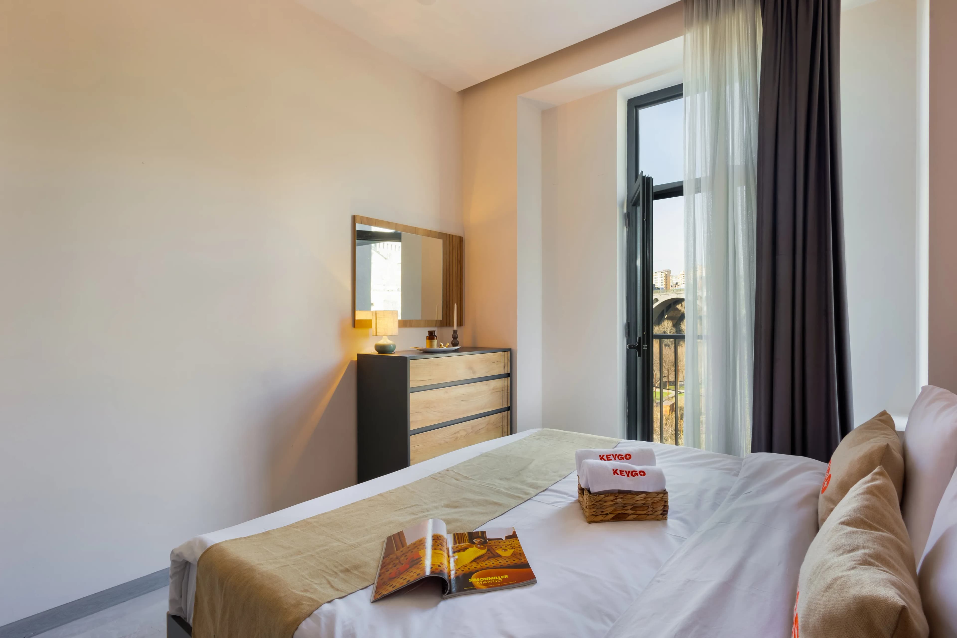 Studio KeyGo #0050: coffee in a mug and Wi-Fi at maximum photo 6