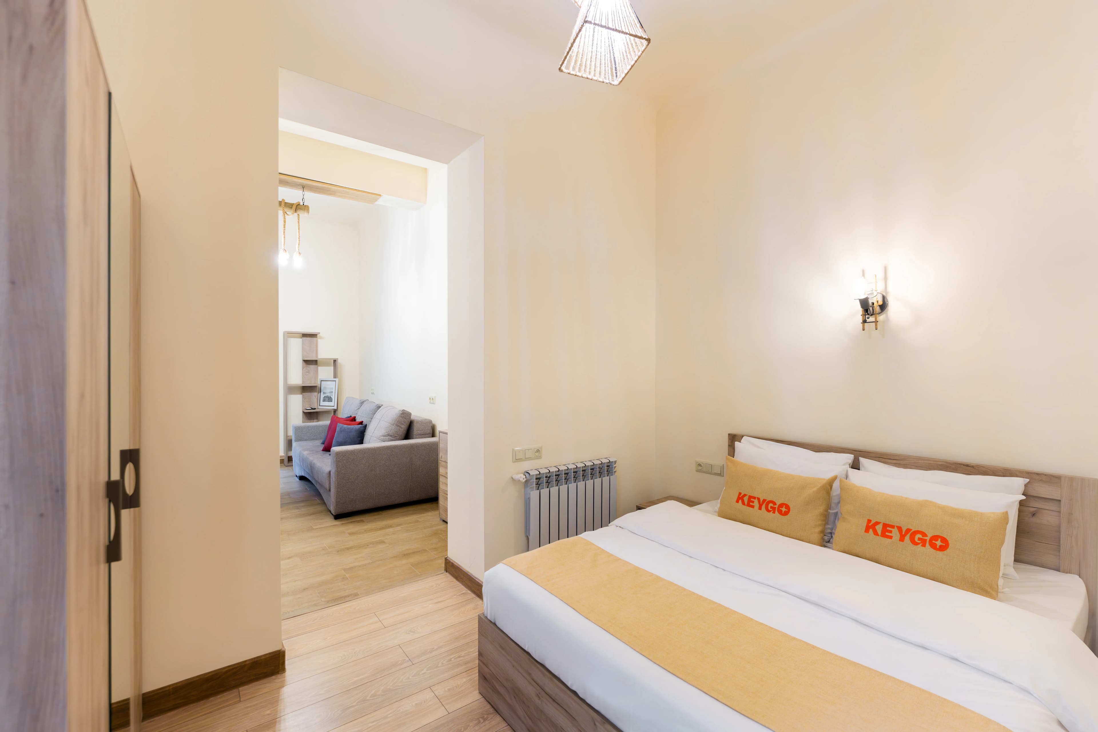 Apartment KeyGo #0040 next to St. Sarkis Church photo 4